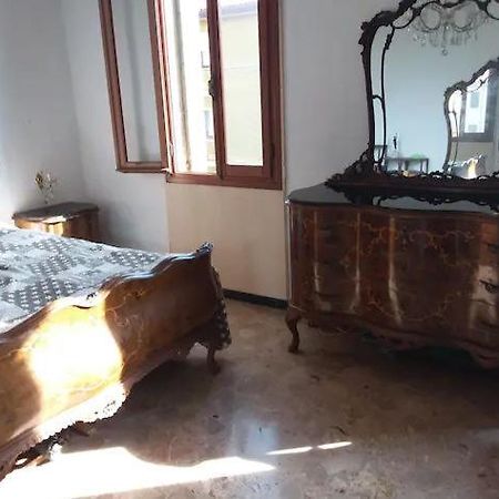 Spacious Room Μαργκέρα Εξωτερικό φωτογραφία